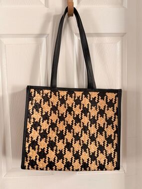Woven Houndstooth Tote Bag in Black and Natural